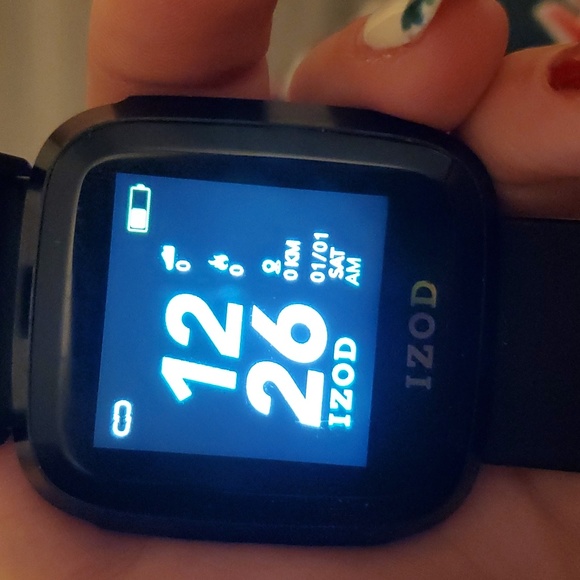 Izod Smartwatch with charger - Picture 4 of 5